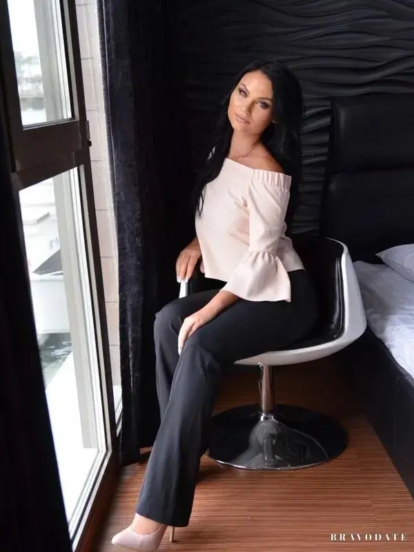 Valeriia, 33
